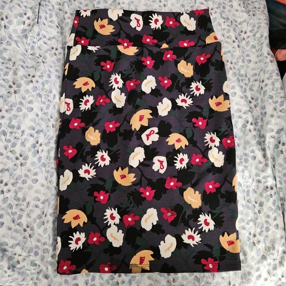 LuLaRoe Cassie Art Deco Retro Flowers Pencil Skirt S - Picture 2 of 5